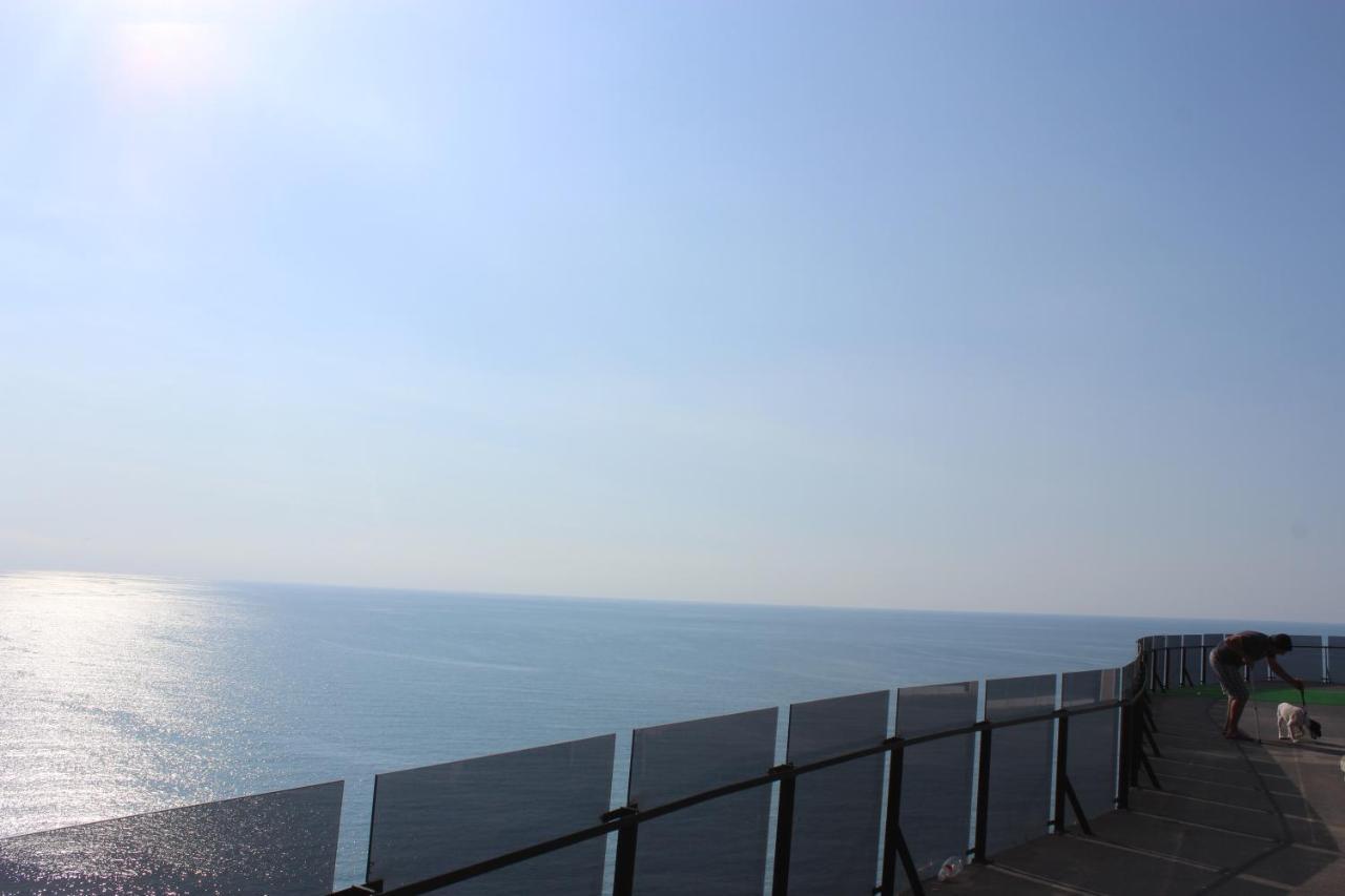 Apartment On The Back Sea 바투미 외부 사진